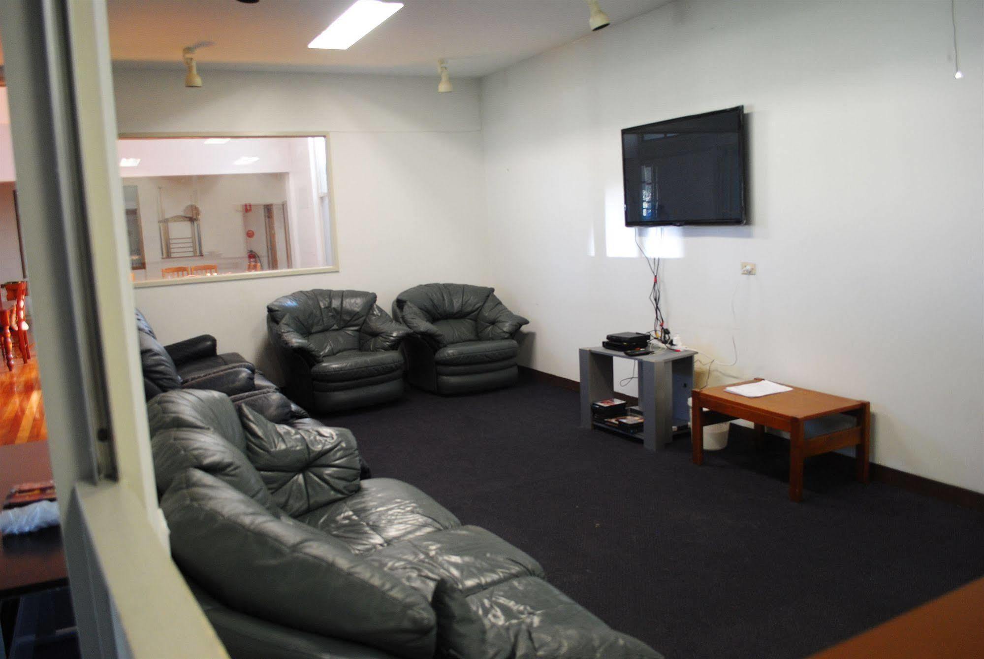 Port Adelaide Backpackers Exterior foto
